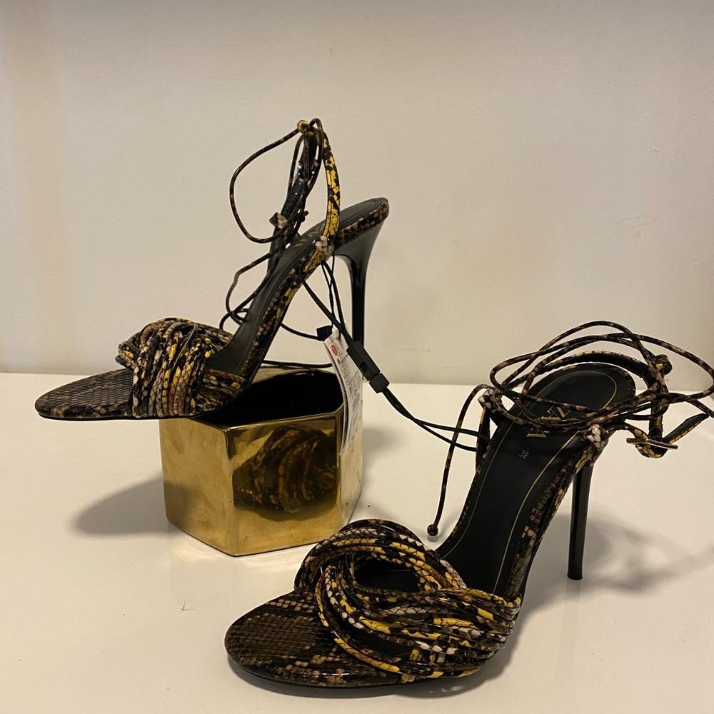 Zara snake print heels size 7.5. NWT